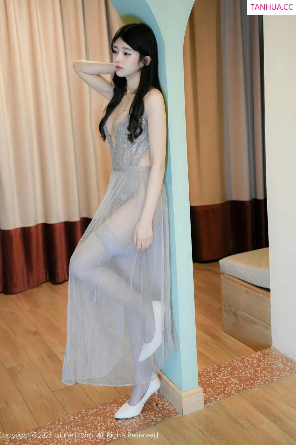 吴佩慈 吴佩慈 [XiuRen]高清写真图 2025.05.28 No.10334 美少女@ 性感长裙第10张图片